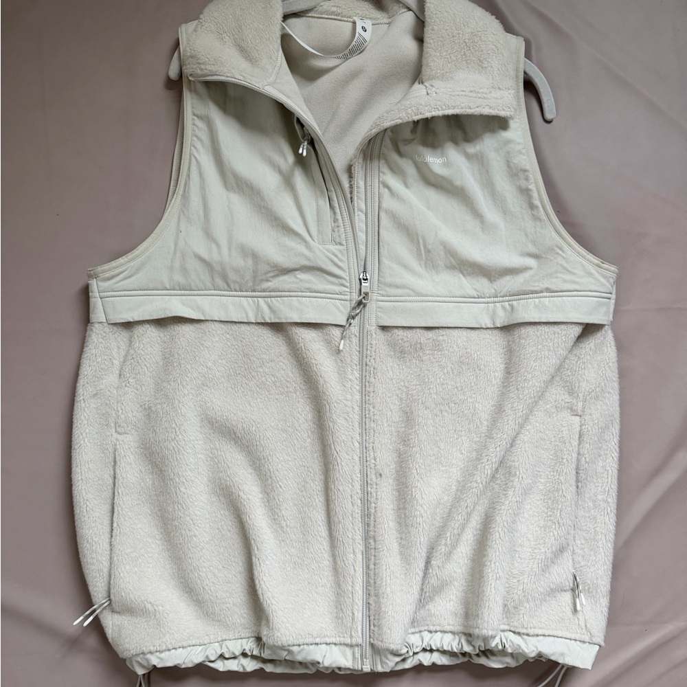 Lululemon Athletica Cream Fleece Vest